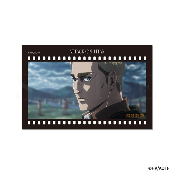 【全種BOX】進撃の巨人 場面写ランダムクリアカード